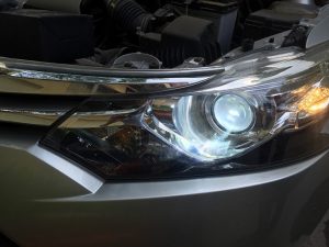 tu-van-lap-den-led-tang-sang-cho-xe-o-to-toyota-fortuner