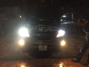 tai-sao-do-den-led-tang-sang-cho-o-to-xe-may-lai-gay-choi-mat-nguoi-di-duong