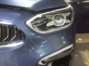 do-den-kia-cerator-nen-do-den-led-hay-xenon