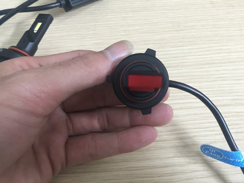 canh-bao-hang-gia-hang-nhai-san-pham-ultra-view-owleye-a488-cree-gxp-2