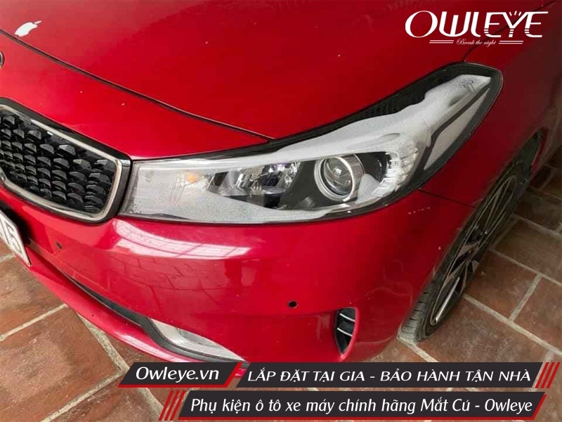 nguyen-nhan-va-cach-xu-ly-den-pha-o-to-bi-hap-hoi-nuoc