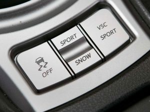 tim-hieu-ve-he-thong-can-bang-dien-tu-va-kiem-soat-luc-keo