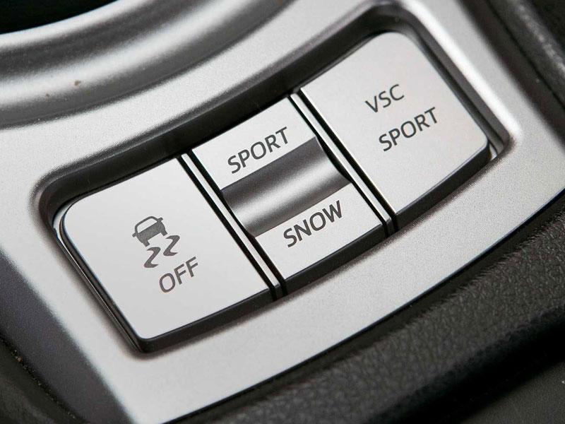 tim-hieu-ve-he-thong-can-bang-dien-tu-va-kiem-soat-luc-keo