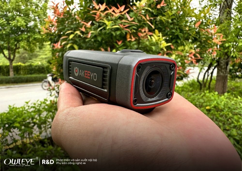 de-toi-ke-cho-ban-ve-camera-hanh-trinh-xe-may-akeeyo-nhat-ban 1