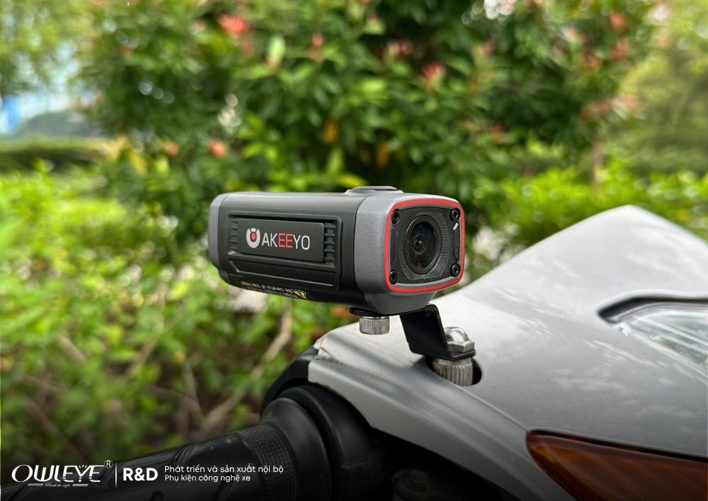 de-toi-ke-cho-ban-ve-camera-hanh-trinh-xe-may-akeeyo-nhat-ban